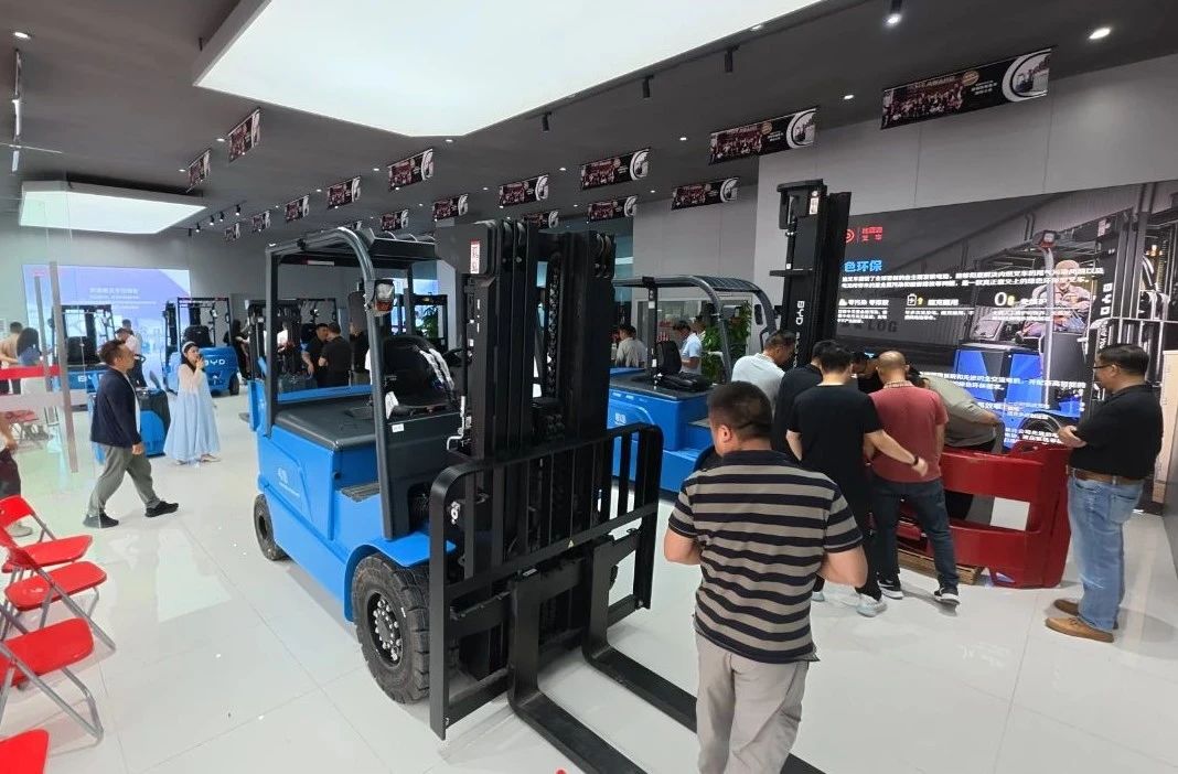 新程璀璨 莞聚輝煌|廣東公司東莞銷售服務(wù)中心盛大啟幕 新程璀璨 莞聚輝煌|廣東公司東莞銷售服務(wù)中心盛大啟幕